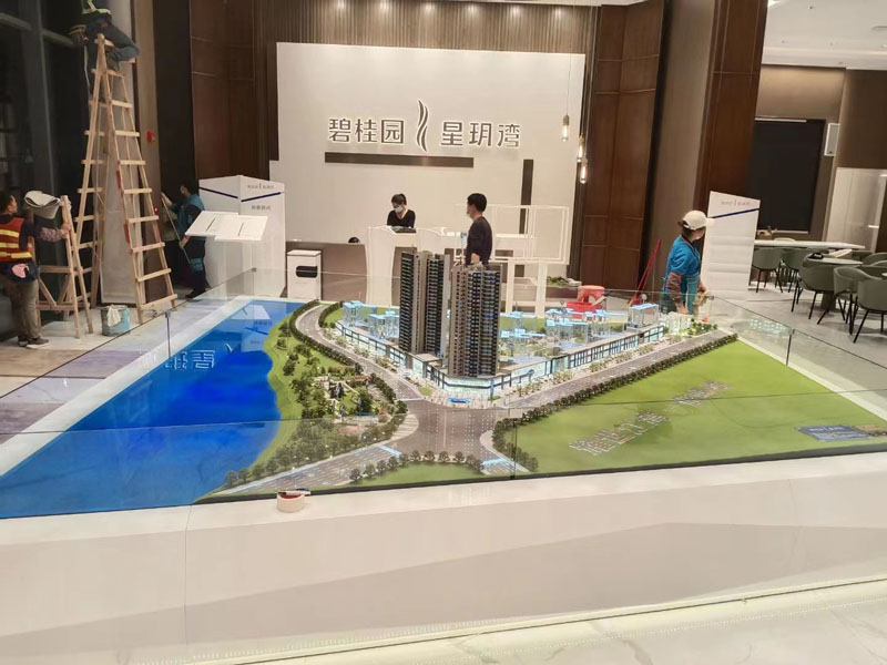 ���خaģ������